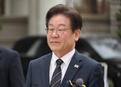 韩国最大正在野党党魁李正在明颁布发表